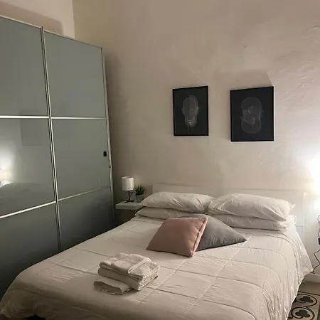 Casaro Stazione * バーリ